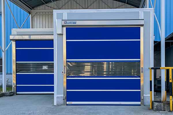 西朗门业出口快速门与提升门，为全球工厂提供高效物流通道解决方案