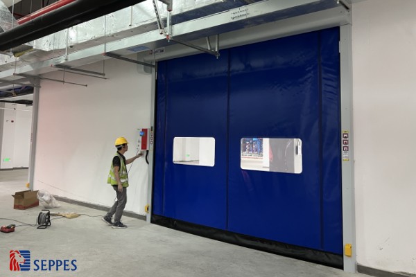 洁净室拉链快速门：提升无尘环境效率的理想选择