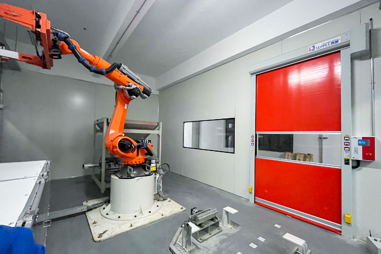 双面雷达快速门：高频物流通道的自动感应解决方案