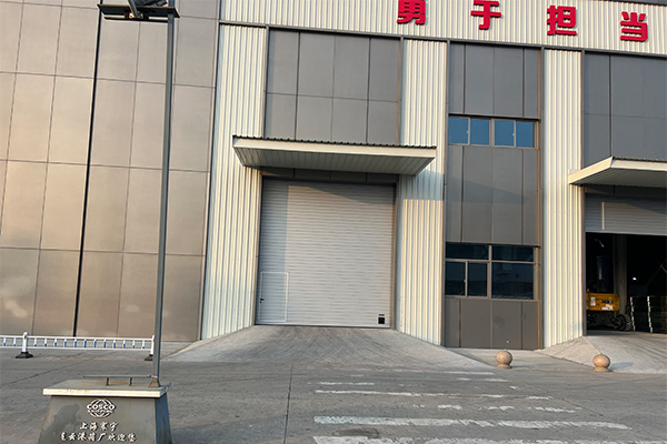 大型工业提升门