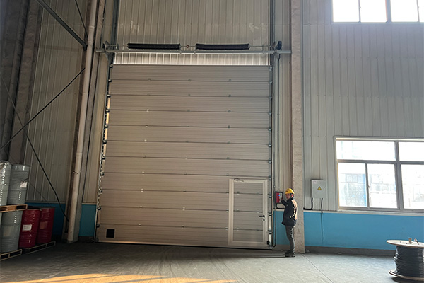 大型工业提升门